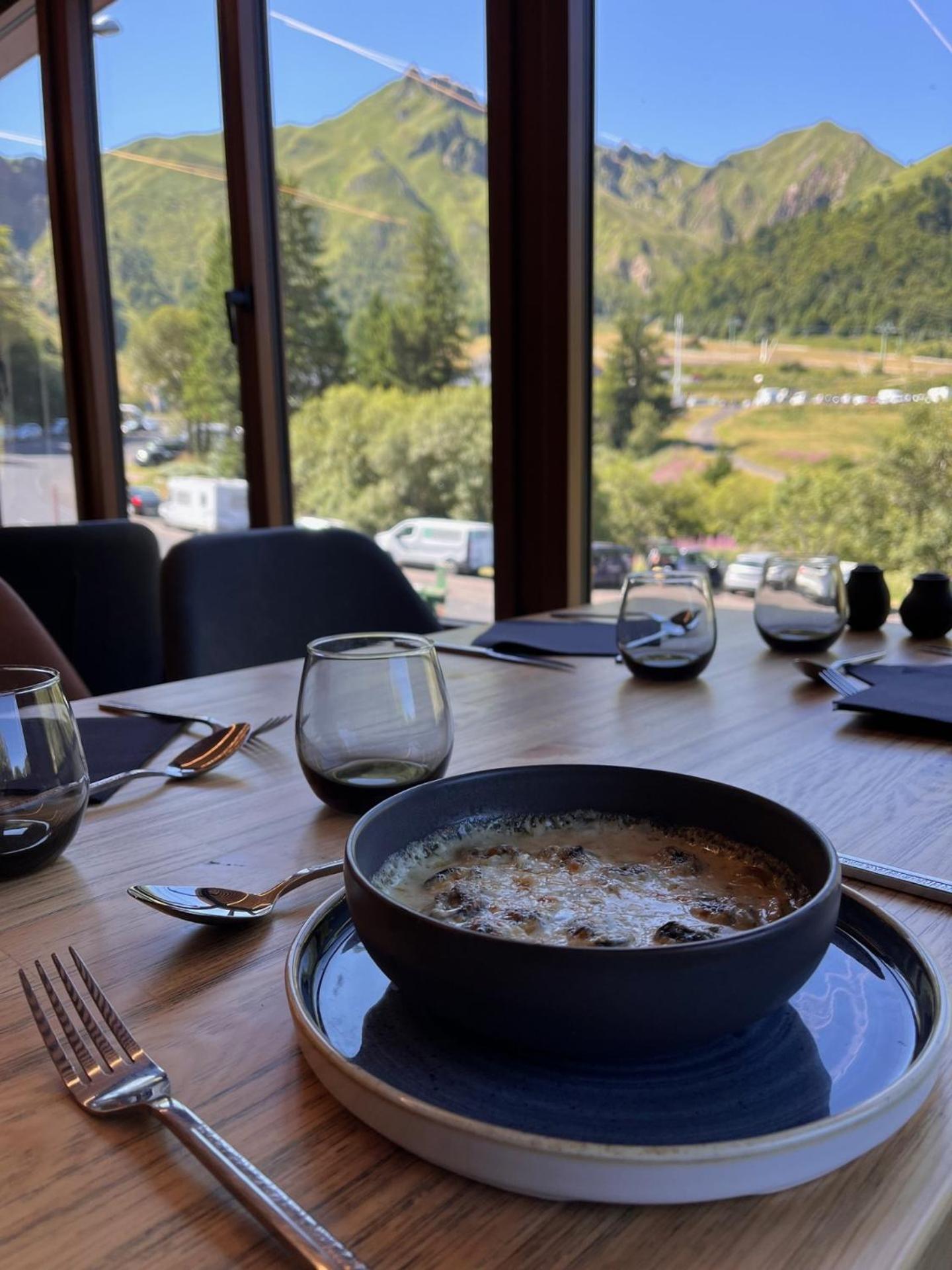 Hotel Du Puy Ferrand , Restaurant La Table De L'Ours Ле-Мон-Дор Экстерьер фото